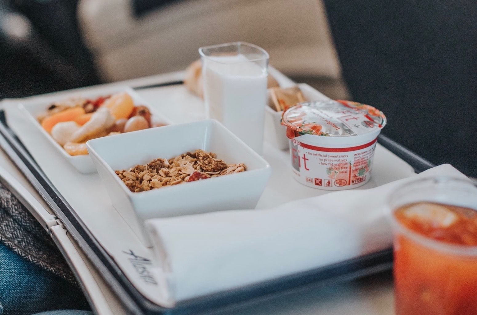 nhua dung 1 lan trong cac chuyen bay