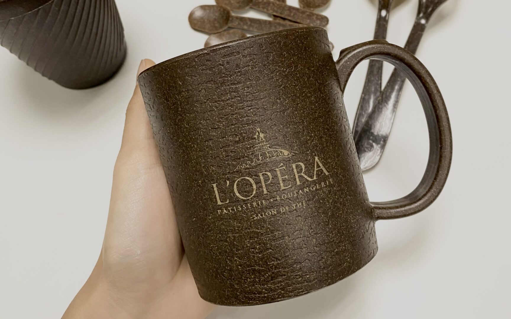 cốc làm từ bã cà phê